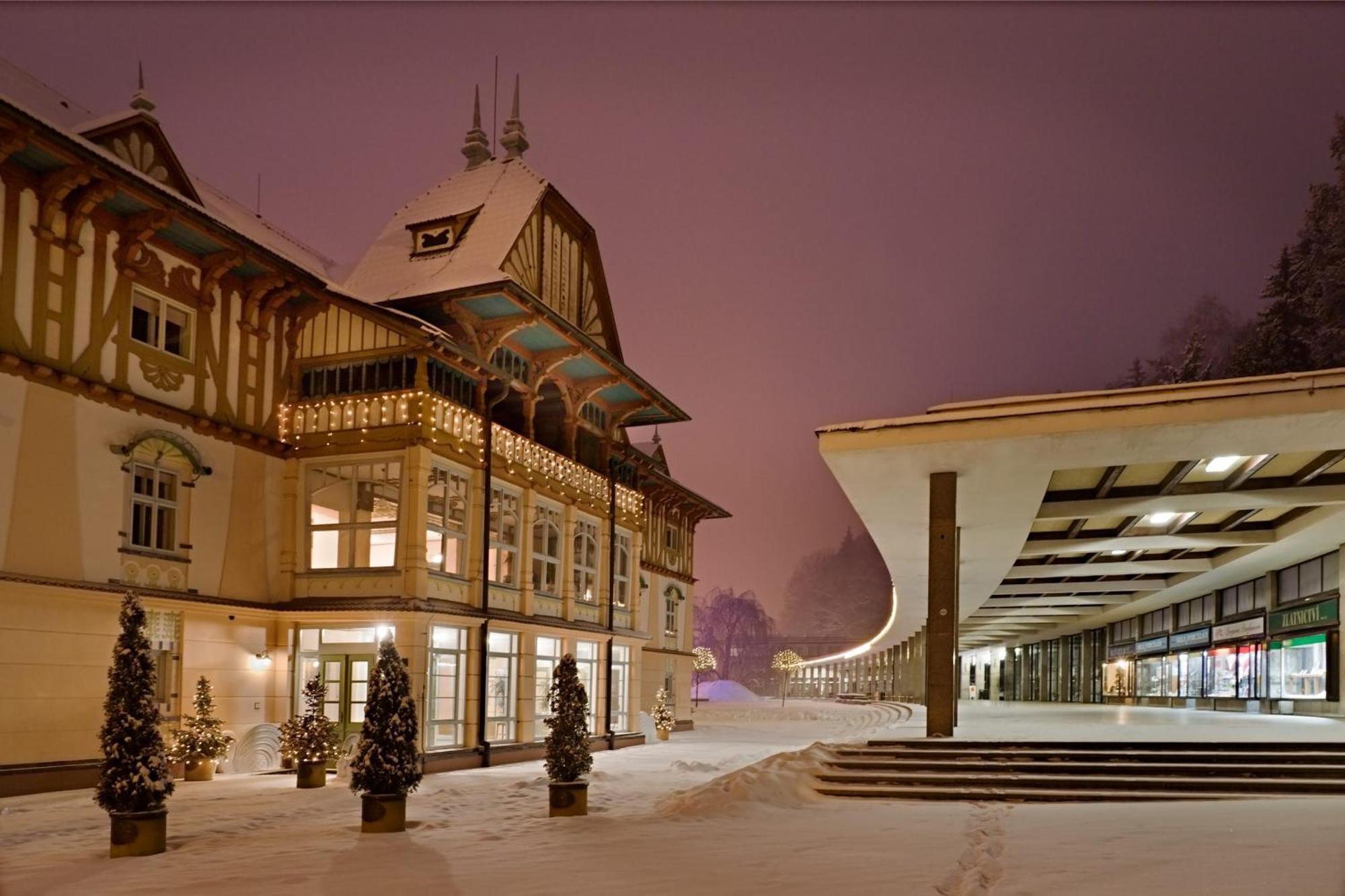 Kapsle Luhacovice Apartment Bagian luar foto